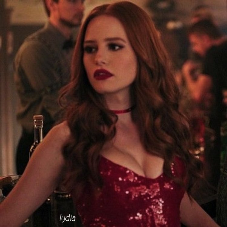 Cheryl Blossom in a dress