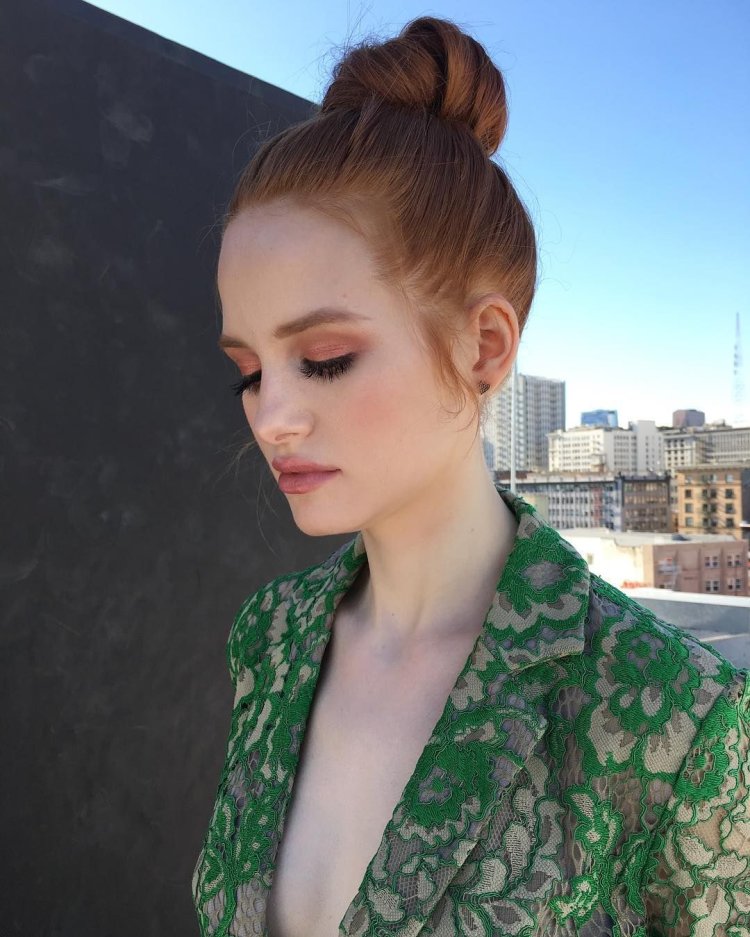 Madeline Petsch makeup