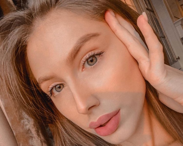 Emily Ratajkowski at 16