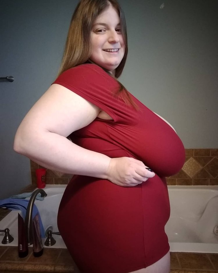 Big breast Sarah Rae bra