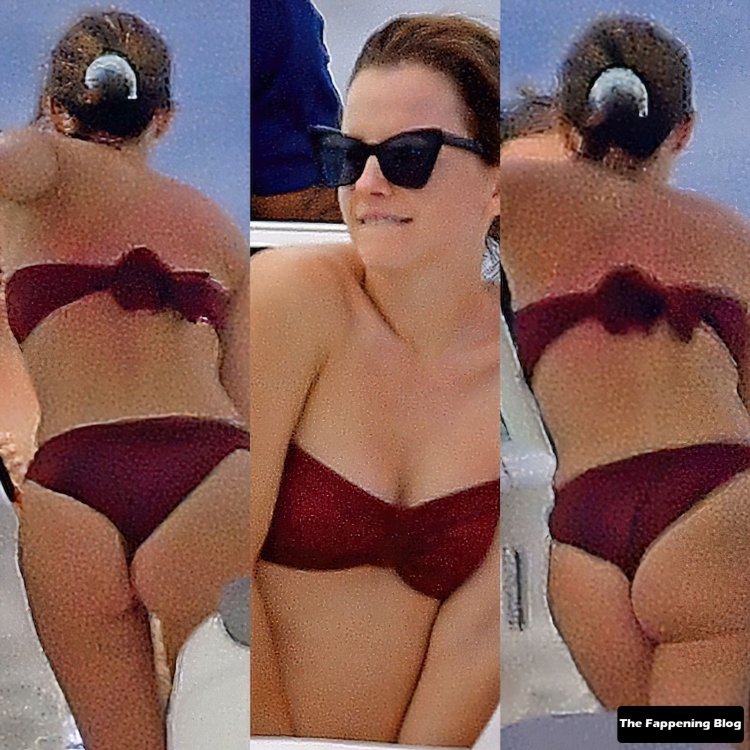 Emma Watson bikini lips