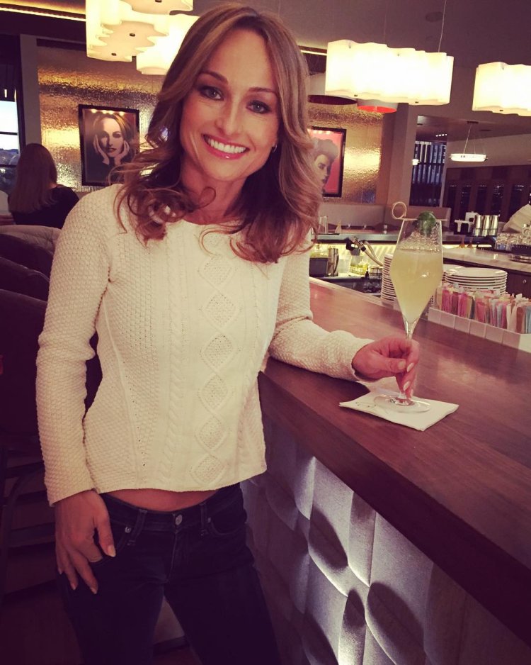 Giada de Laurentiis in jeans