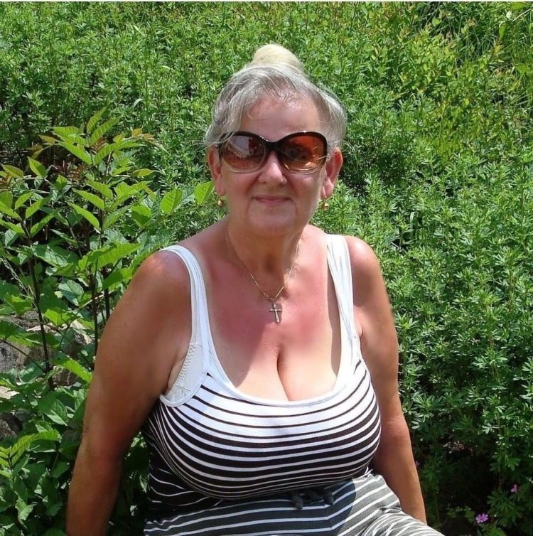 Diaxma in a swimsuit