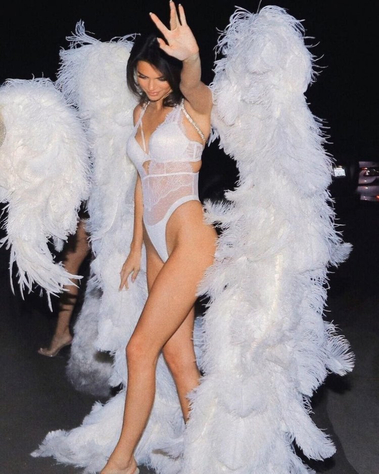 Kardashian jenner angels victoria secret