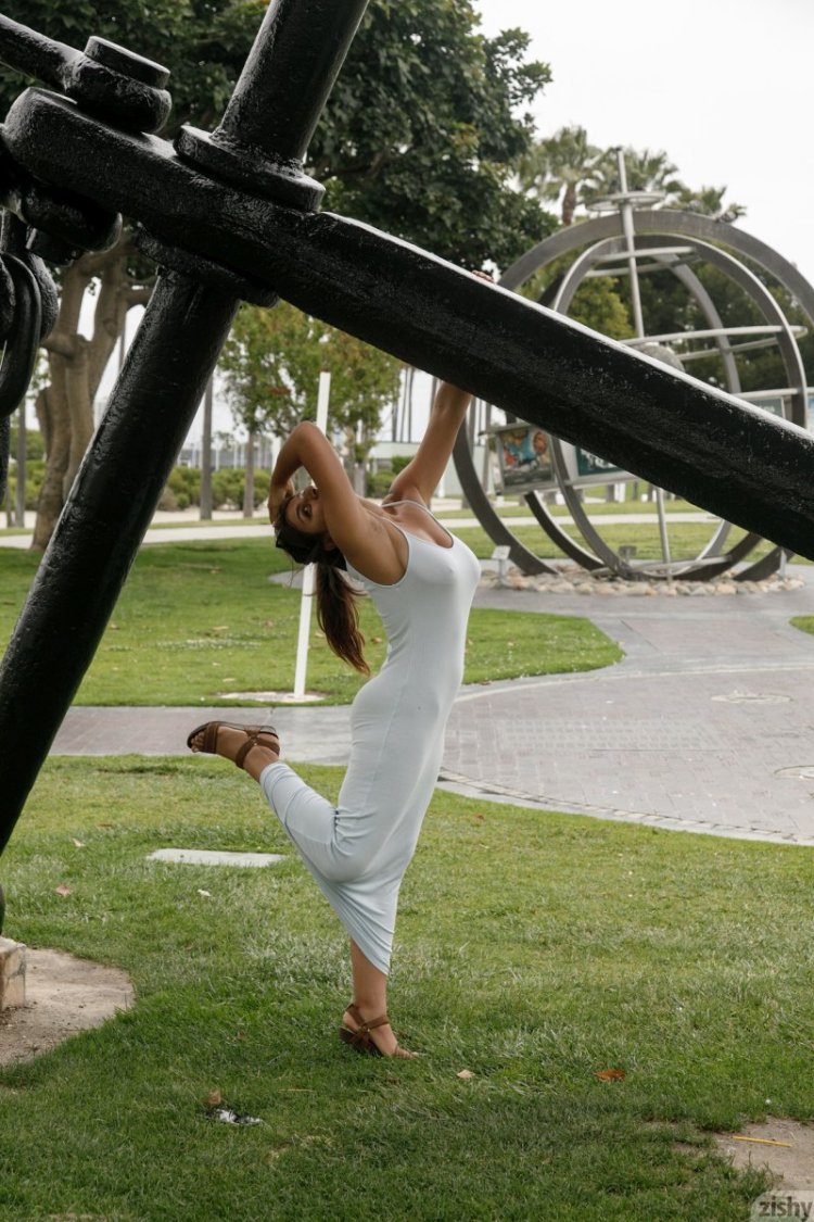 Ella Knox in Anchors up