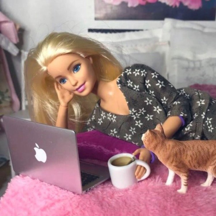 Barbie dolls with animals