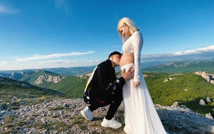 Race group Dasha is pregnant