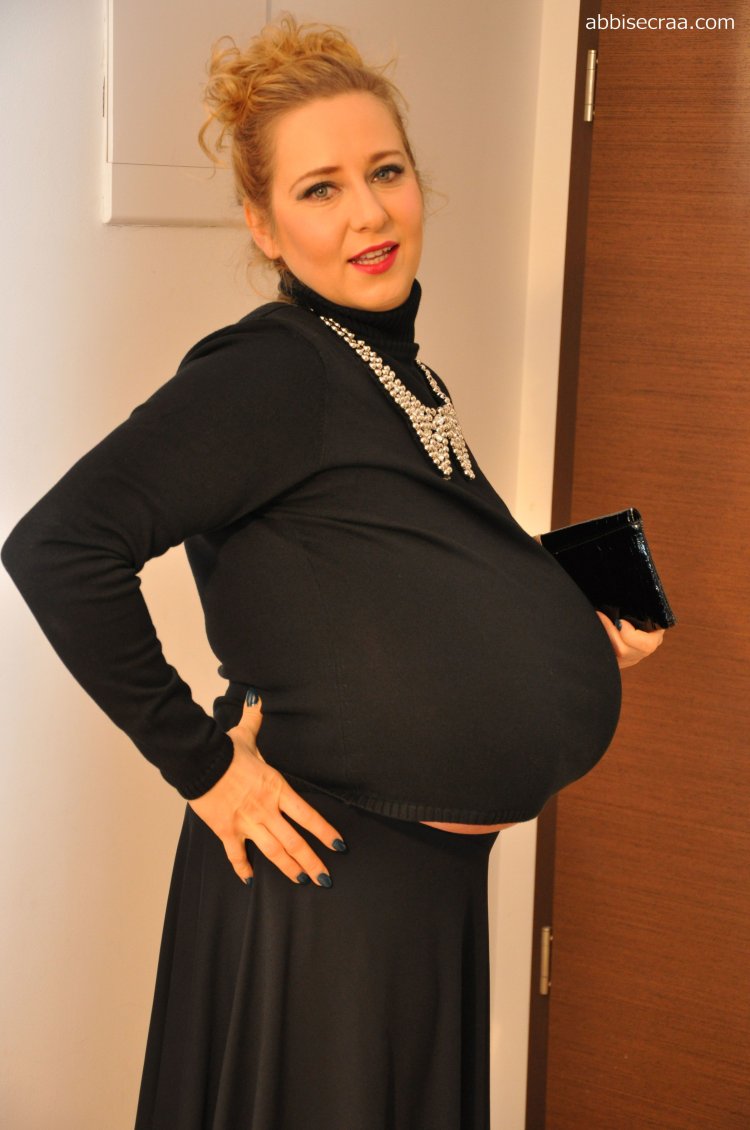 Abbi Secraa in clothes