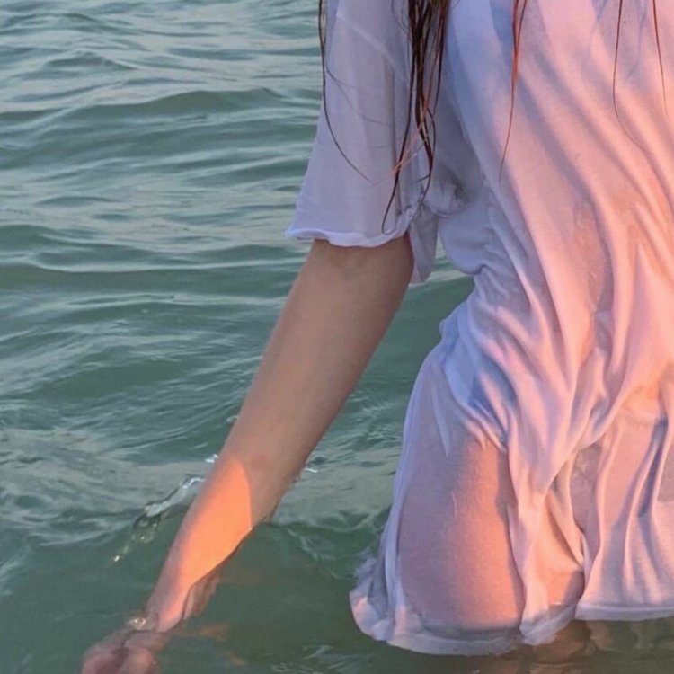 Beach Girl Aesthetics