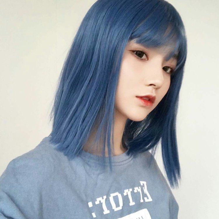 Korean woman with blue hair