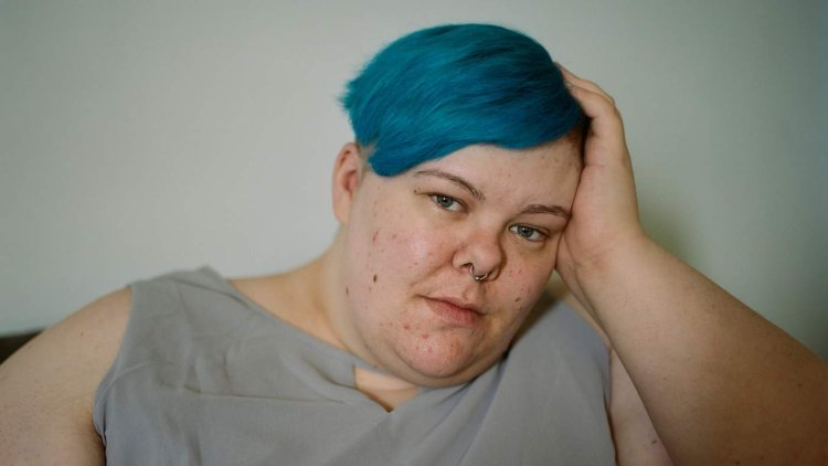 Fat girls with blue hair
