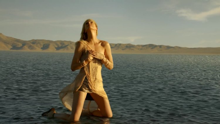 Charlize Theron dior 2016