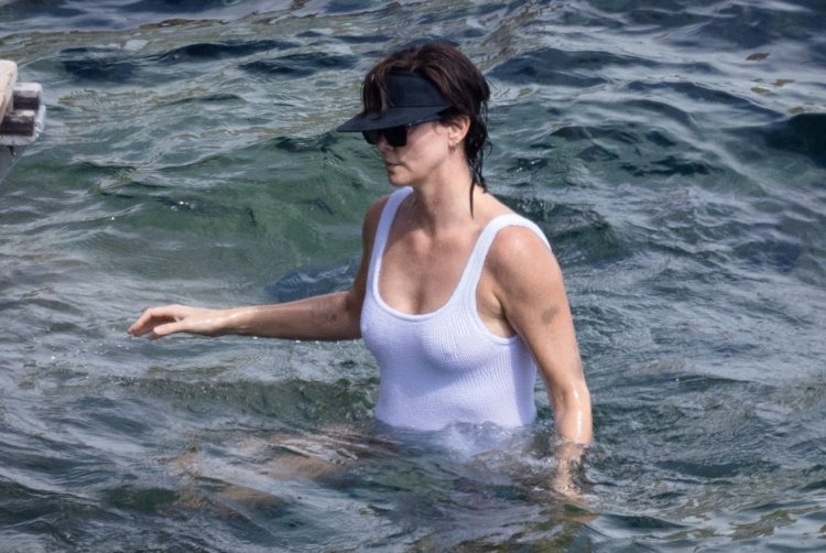 Charlize Theron Topless