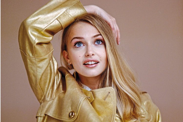 Sophie simnett hottest