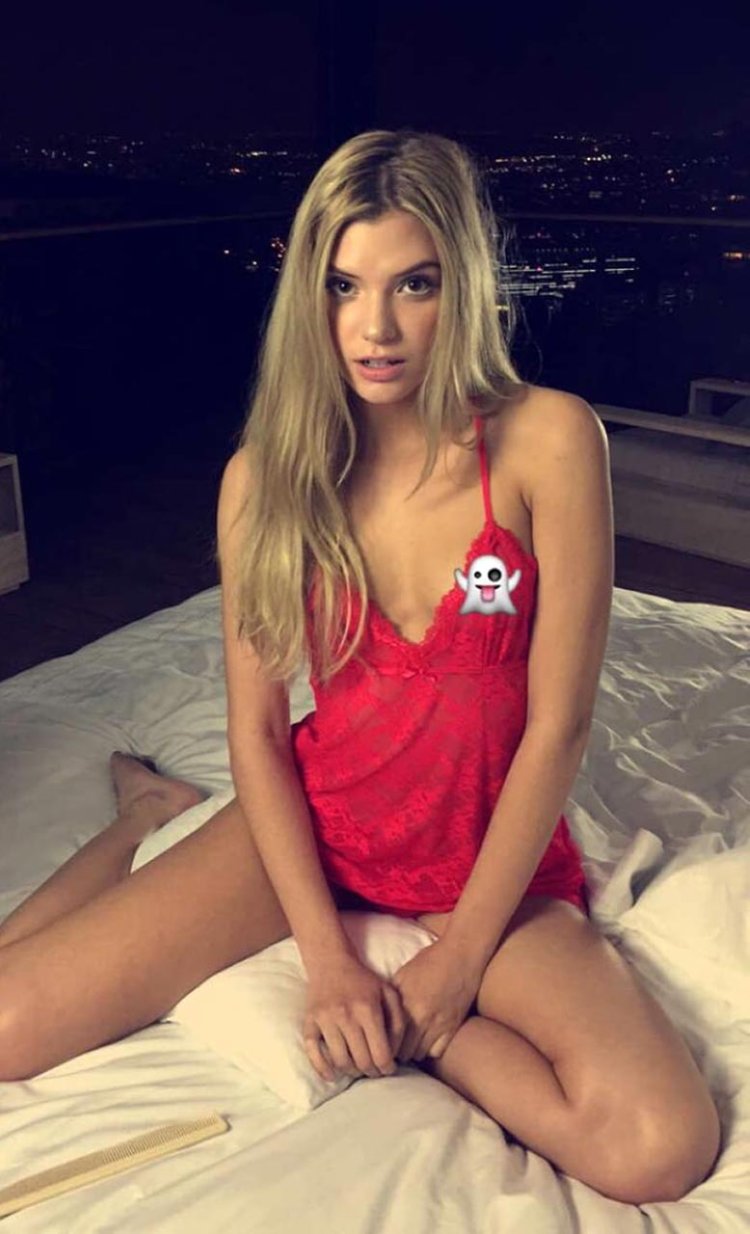 Topless Violet start