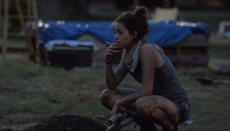 Fiona gallagher smoking