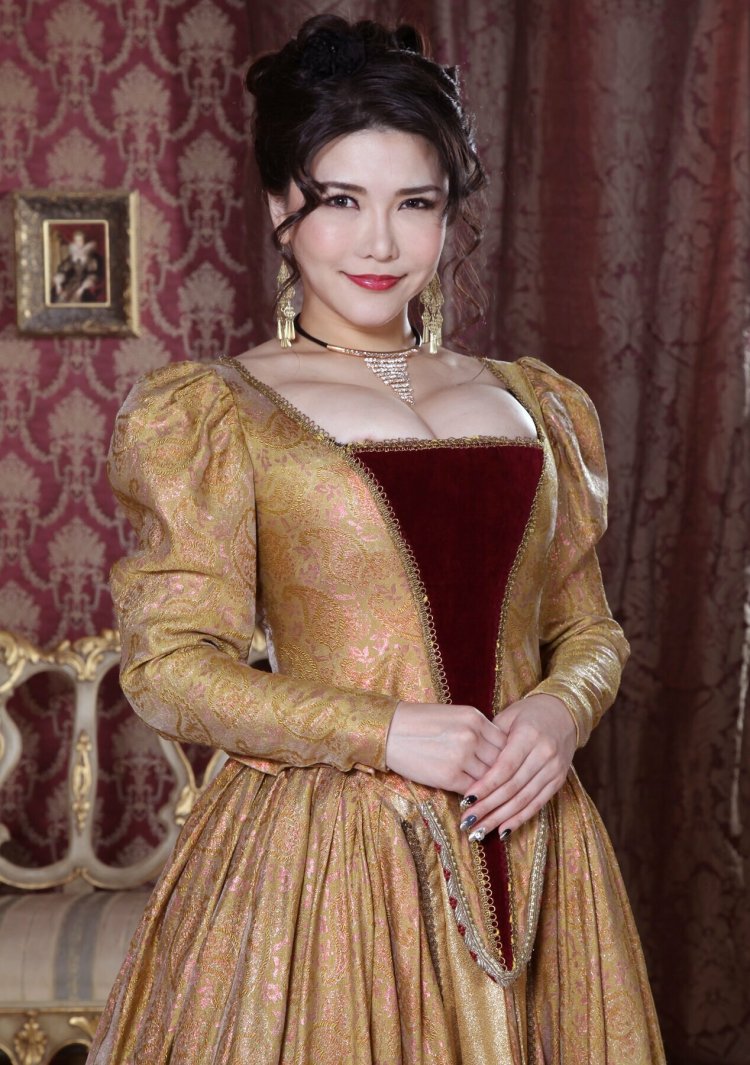 Photo: Anri Okita (1986) photo naked