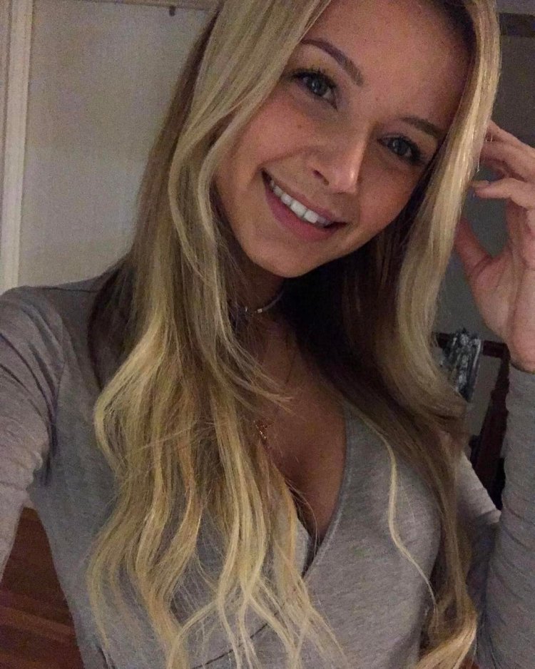 Girl blonde selfie