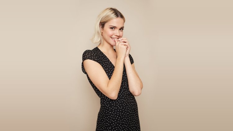 Maya Mitchell blonde