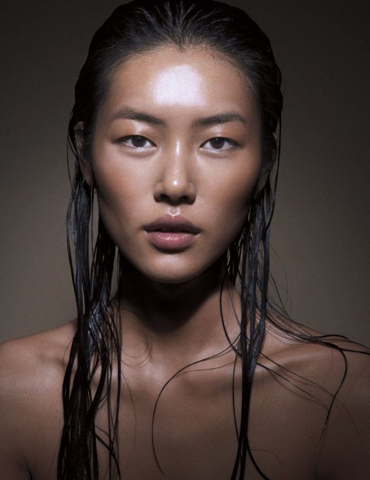 Chinese model Liu Wen nude