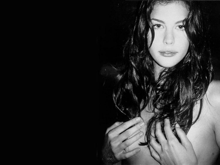 Liv Tyler Hot Pics