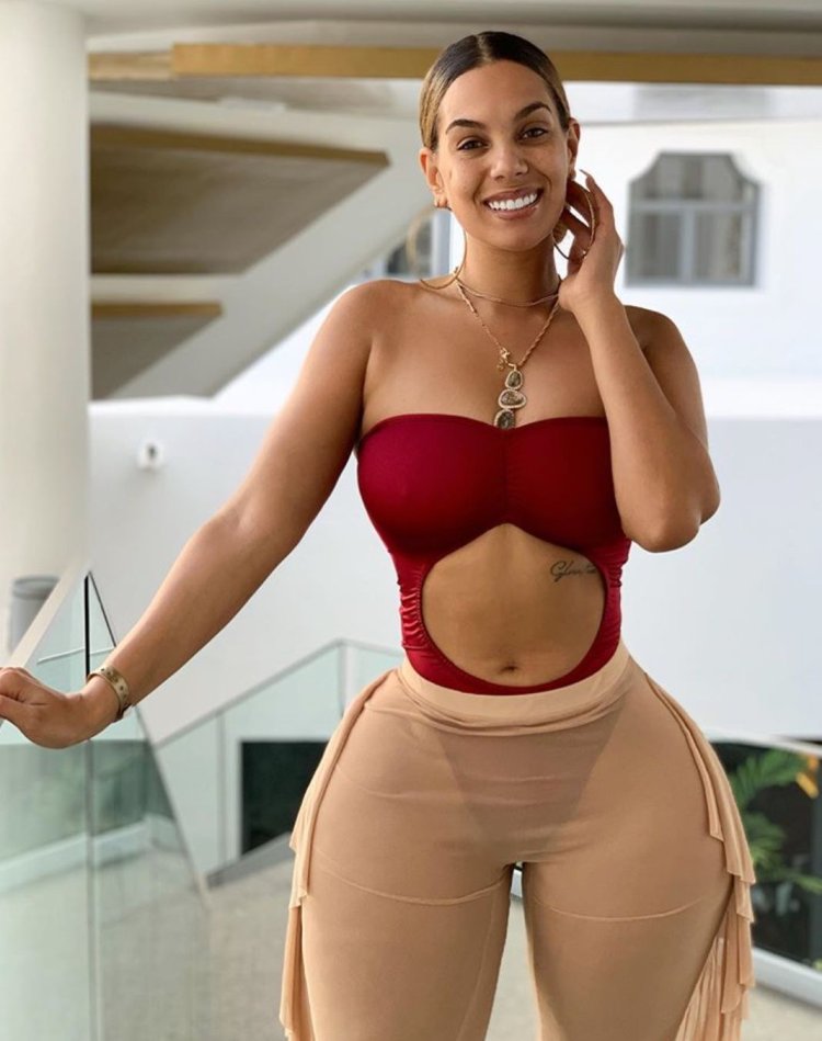 Barbara Turbay in bikini