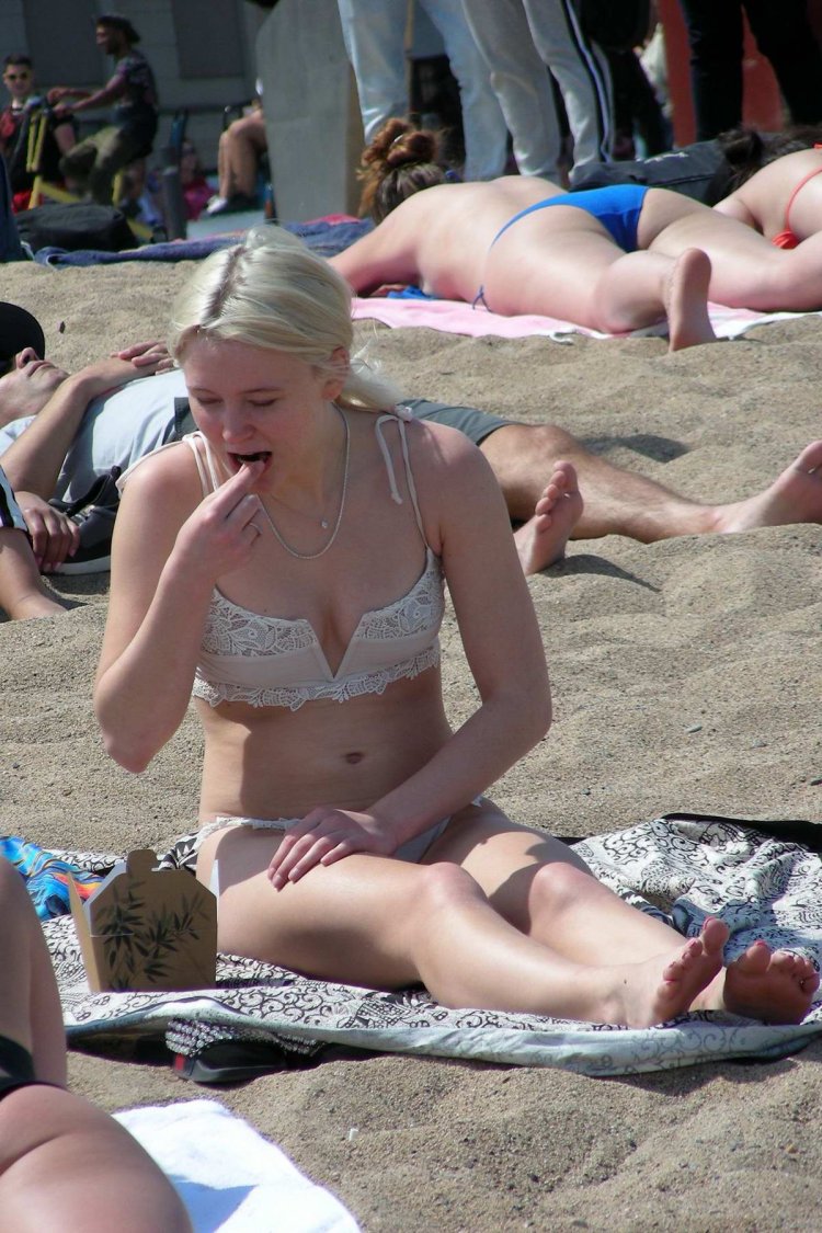 Zara larsson paparazzi