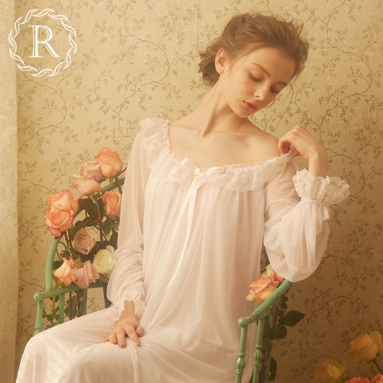 Peignoir for women