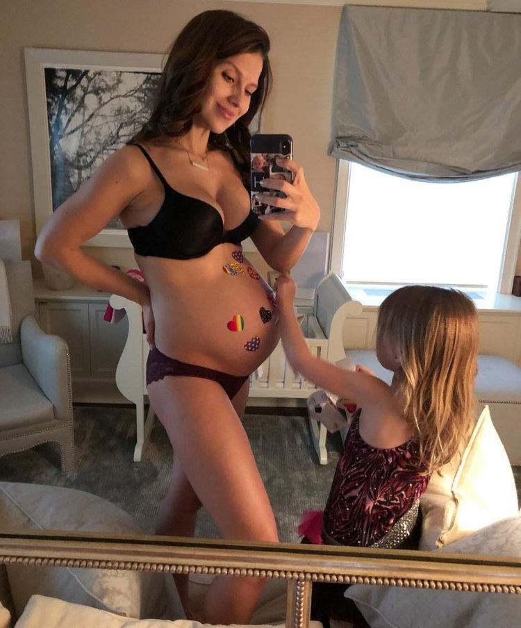 Pregnant Hilaria Baldwin