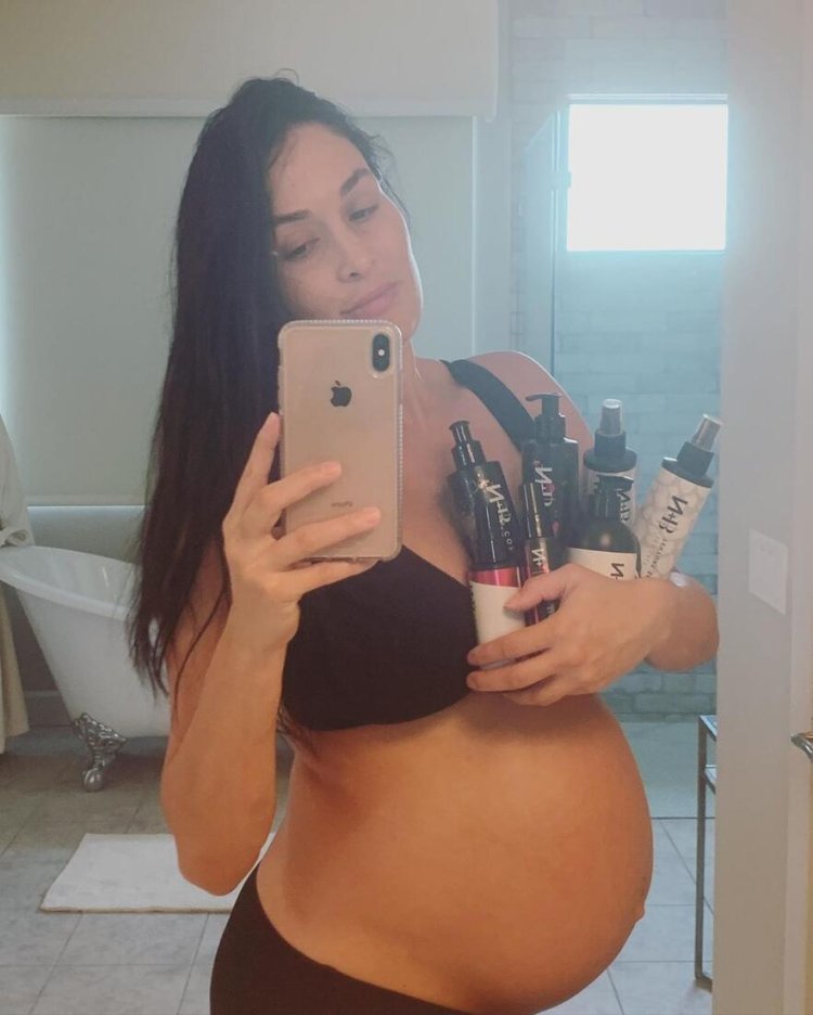 Pregnant Nikki Bella