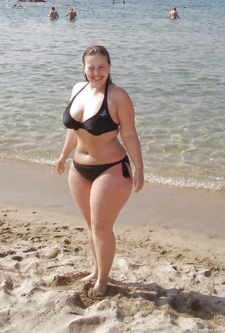 Bikini mature cellulite beach