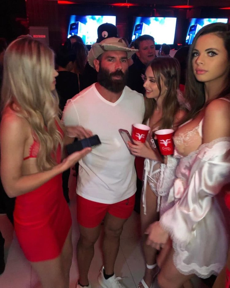 Dan Bilzerian with girls