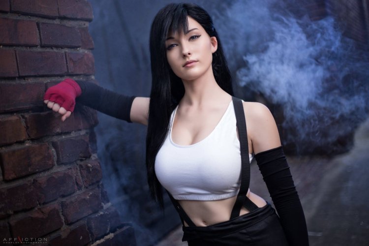 Sasha Holland Tifa