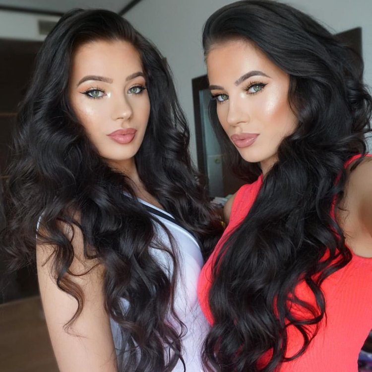 Twins Claudia and Laura Badura