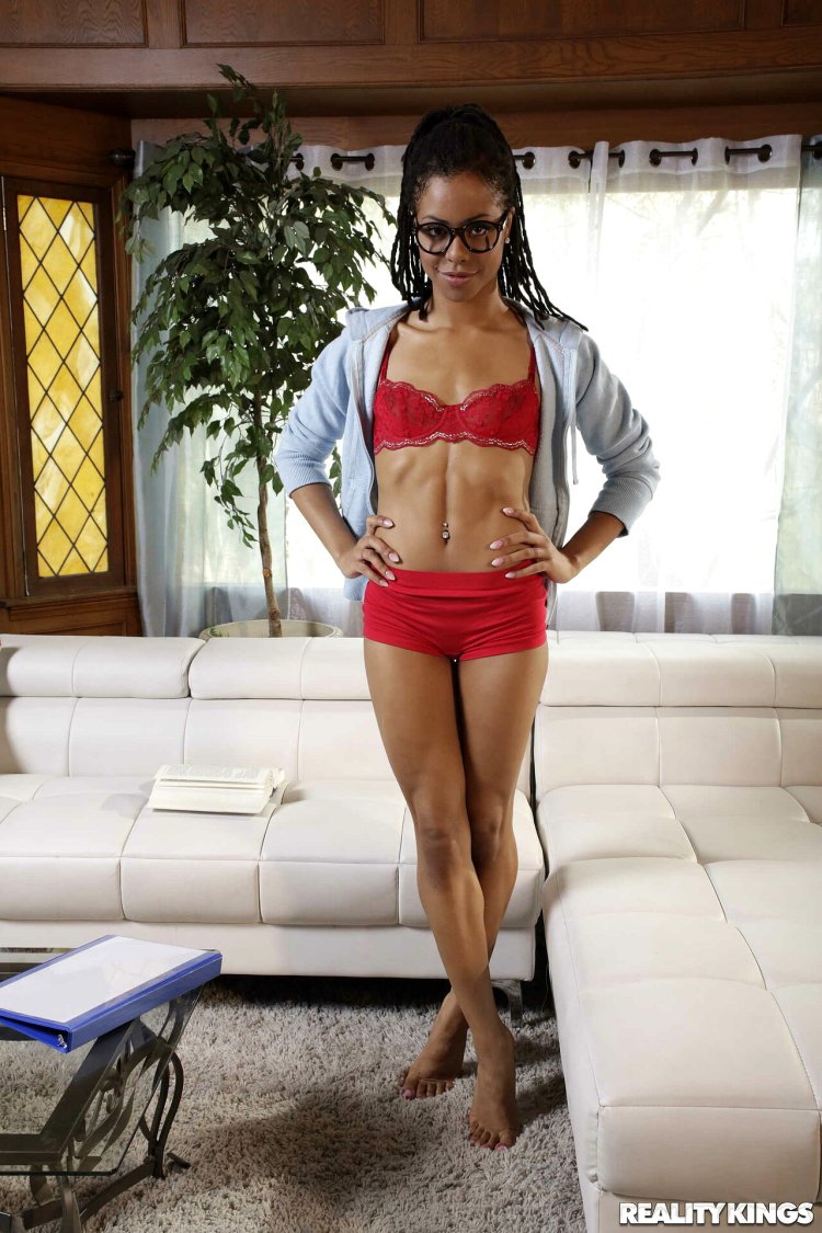 Kira Noir in the gym