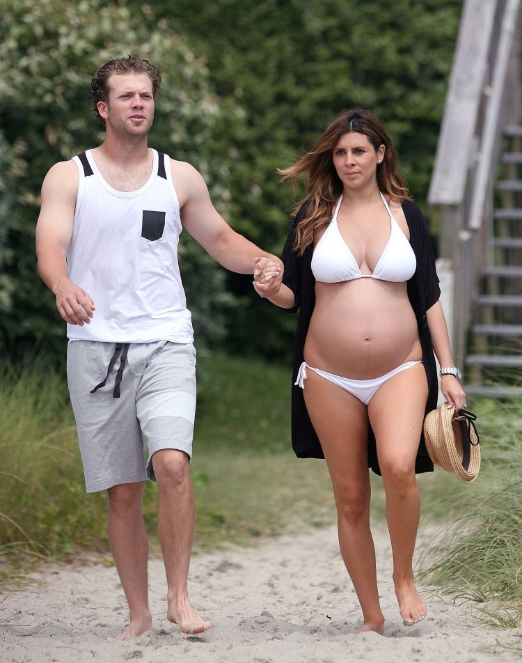 Jamie-Lynn Sigler with her husband