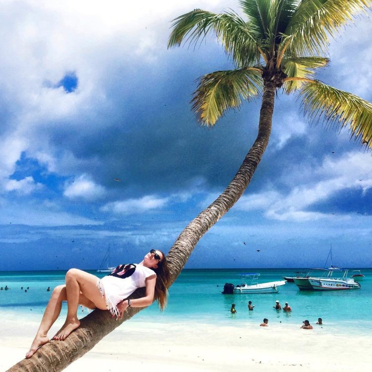 Bounty advertising on Saona Island