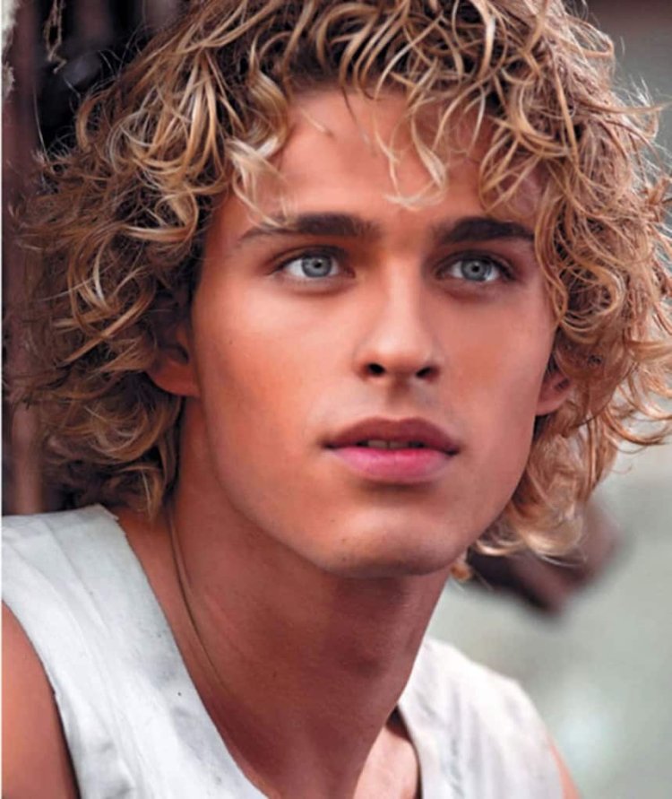 Curly guy american fight