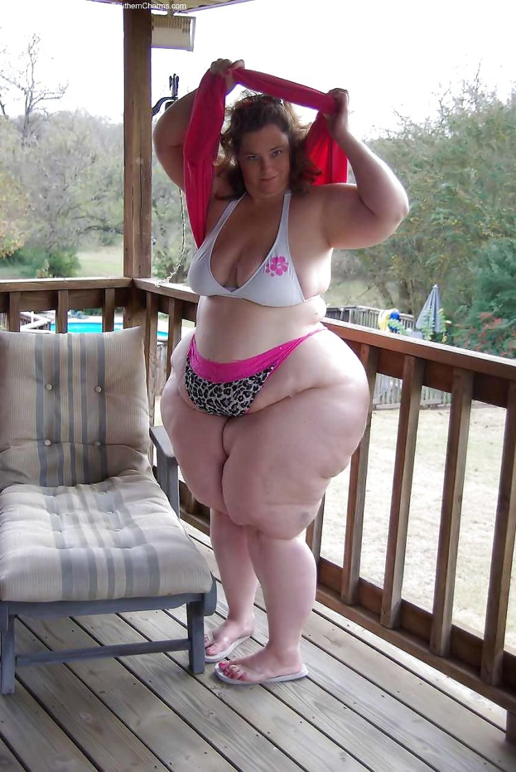 Ssbbw figure pear beach