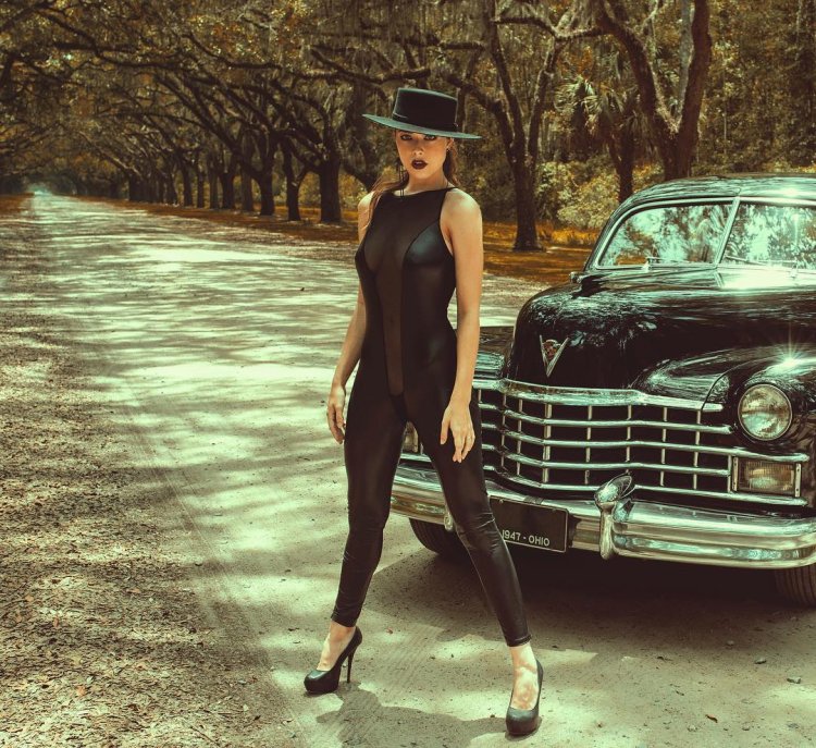 Lauren summer photoshoot with car