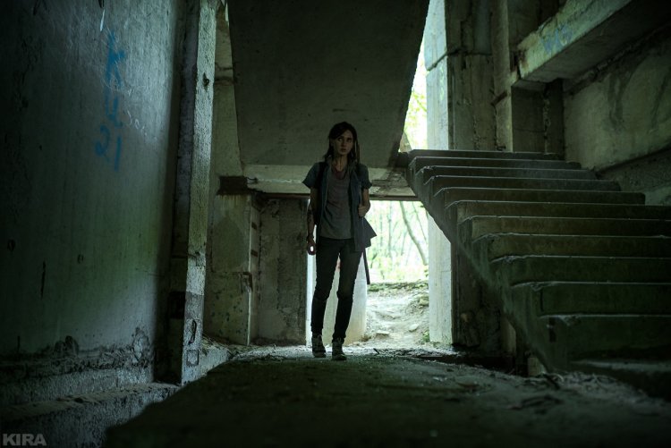 Children in abandoned buildings