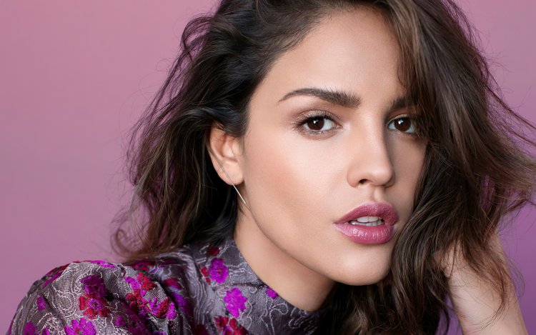 Mexican actress Eiza Gonzalez