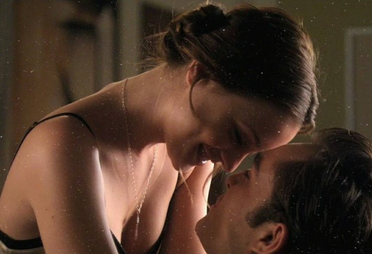 Leighton Meester bed scene