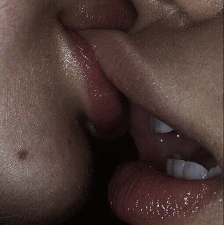 Kiss up close