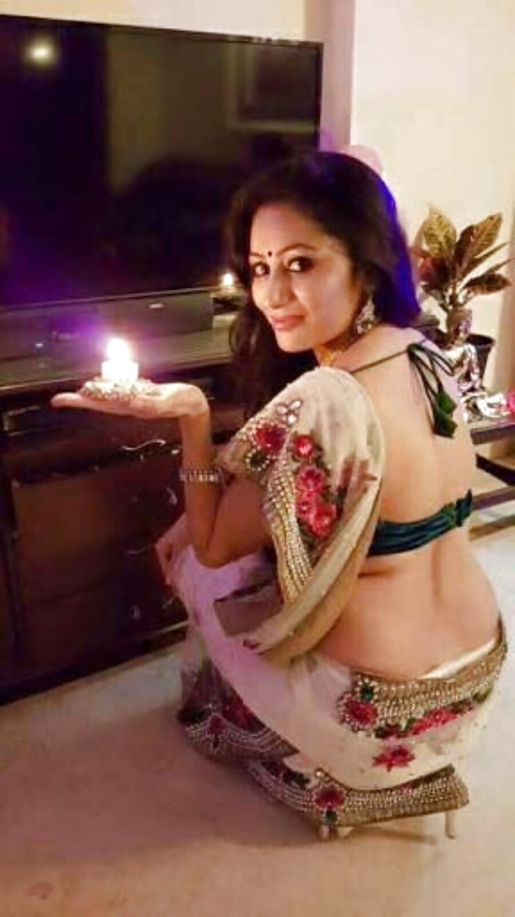 Indian bhabhi Saree real