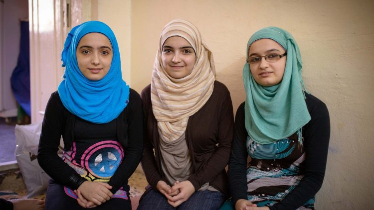 Saudi Arabia women without hijab