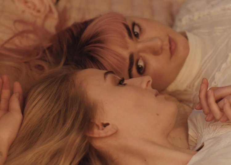 Maisie Williams and Sophie Turner