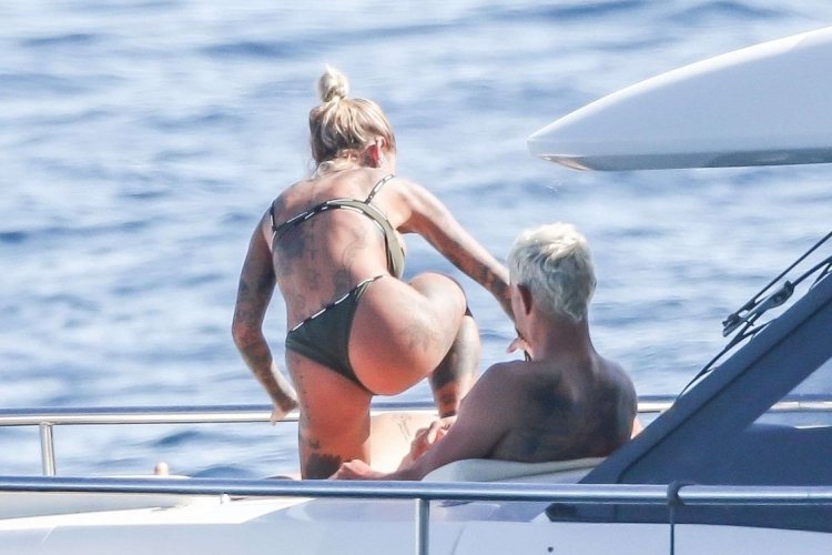 Zoe Cristofoli and Theo Hernandez