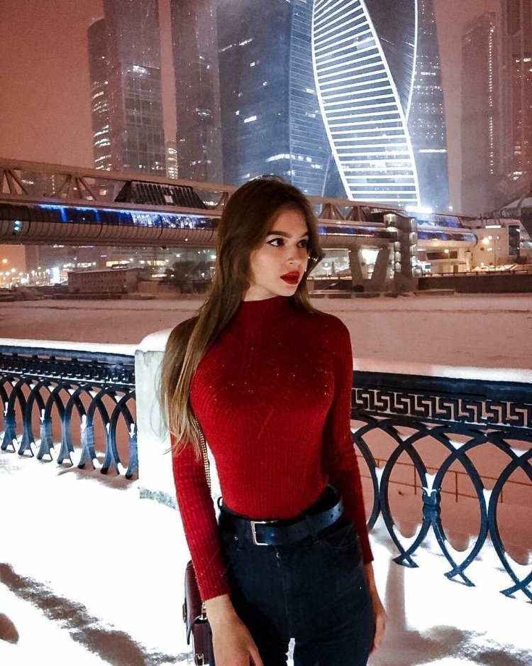 Alina Zagitova at sea