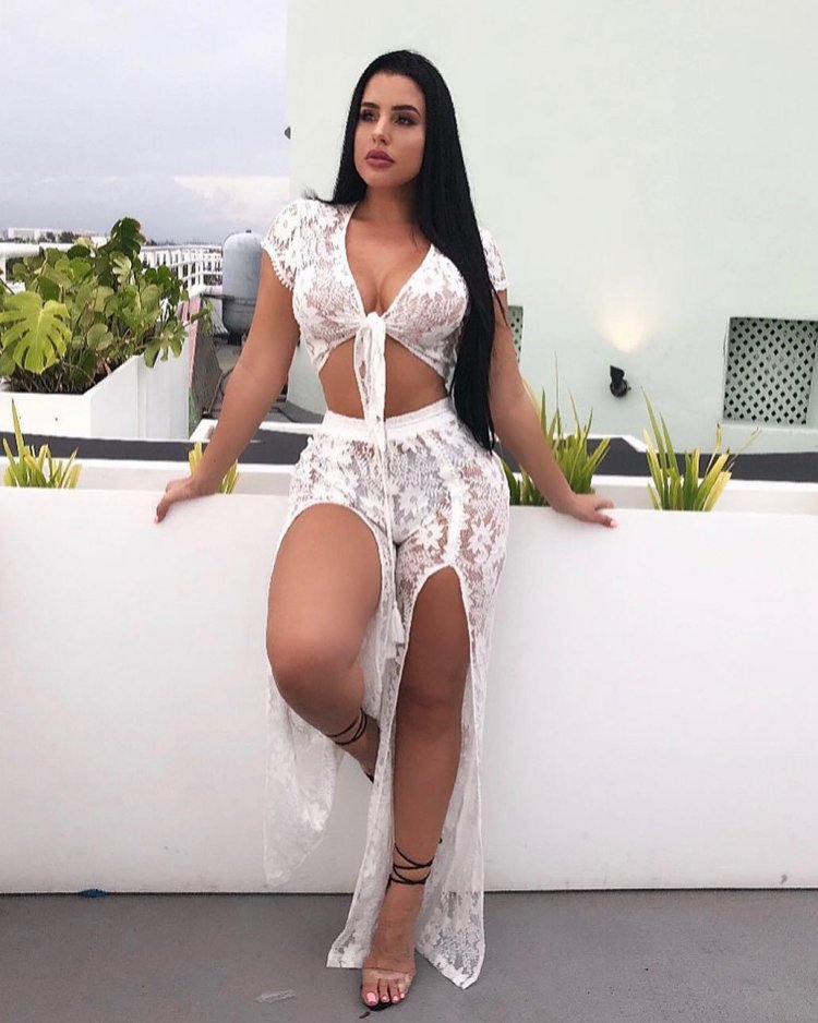 Paulina Gaitan in bikini